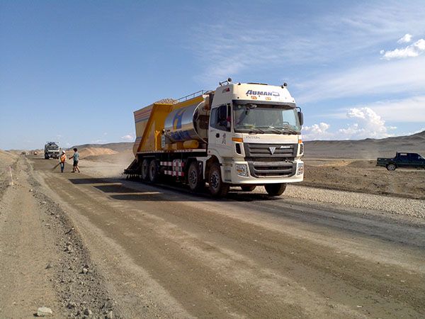 JC814瀝青碎石同步封層車(chē) 3 (2).jpg